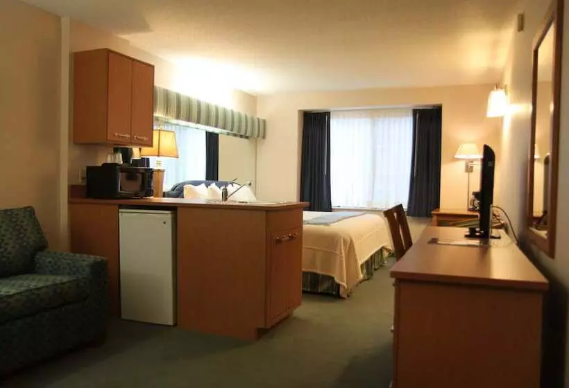 سوییت, Brentwood Inn & Suites
