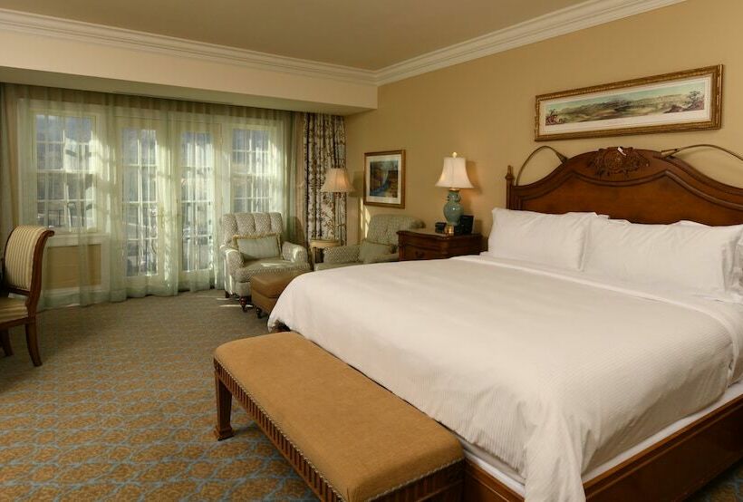 غرفة بريميوم, The Broadmoor