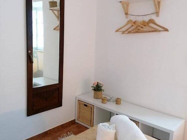 اتاق استاندارد, Carlo S Beach Guest House