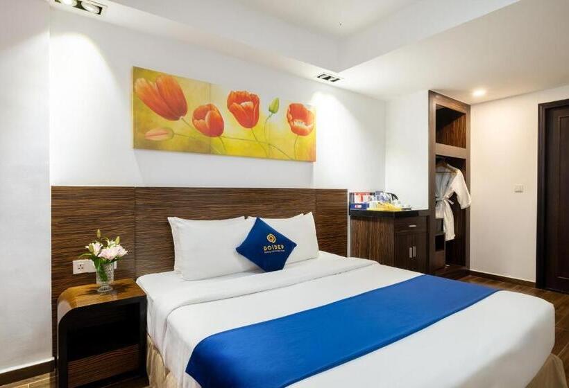 اتاق لوکس, Sandals Lily