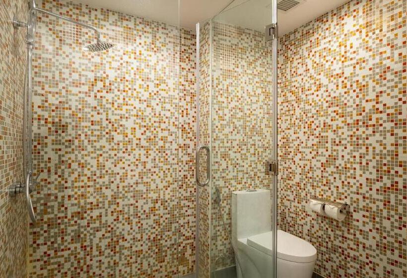 استودیو استاندارد با تخت کینگ, Sandals Lily