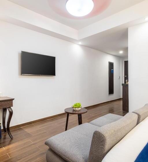 استودیو استاندارد با تخت کینگ, Sandals Lily