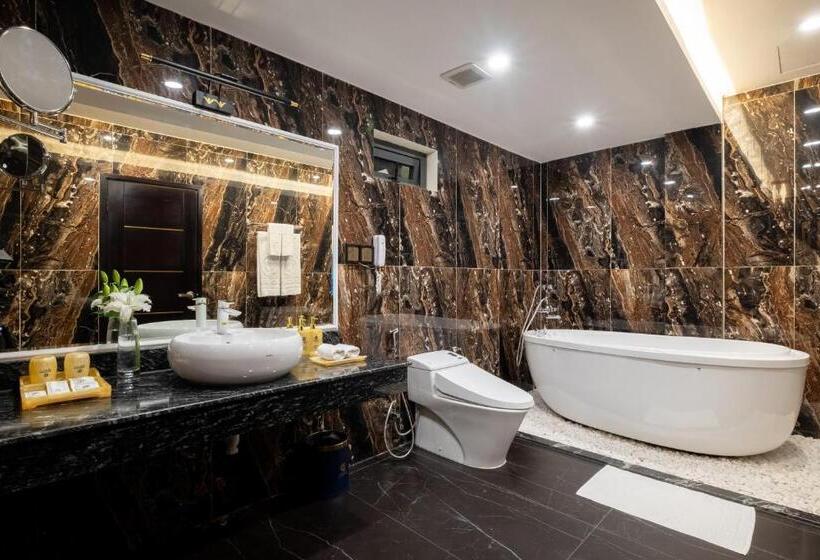 آپارتمان 3 خوابه, Sandals Lily