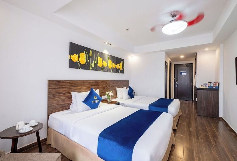 سوییت خانوادگی, Sandals Lily