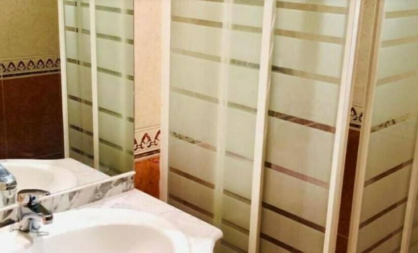 标准单人间, Hostal Matias