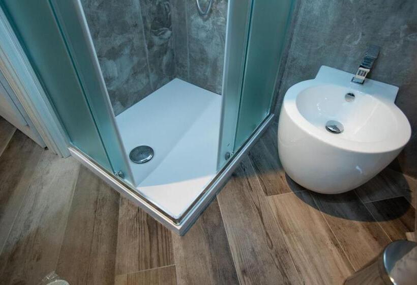 غرفة قياسية مزوَّدة بشُرفة, Al 54 Accommodation