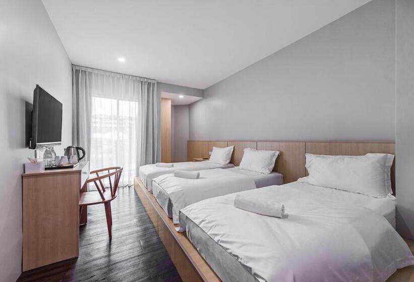 标准三人间, Desa View