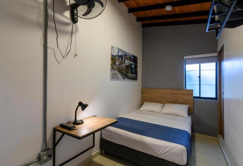 标准单人间, Med La Palma