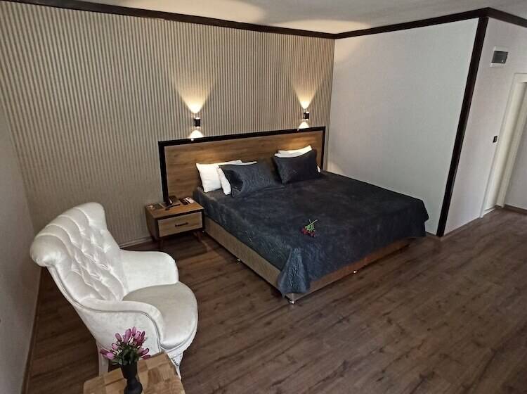 סוויטה משפחתית, Suvari