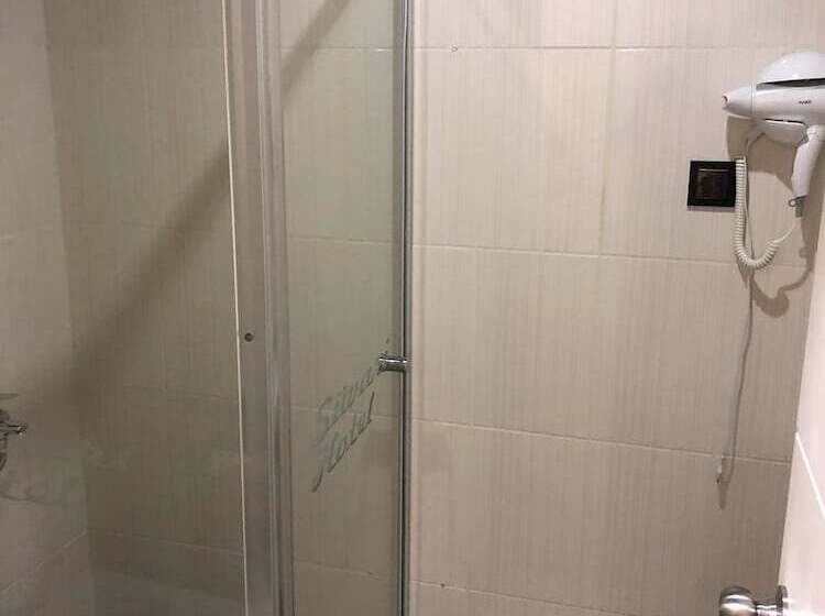 חדר סטנדרט, Suvari