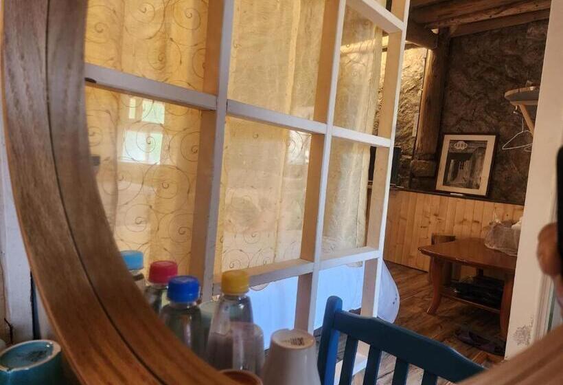 اتاق خانوادگی, Eternal Seaside House