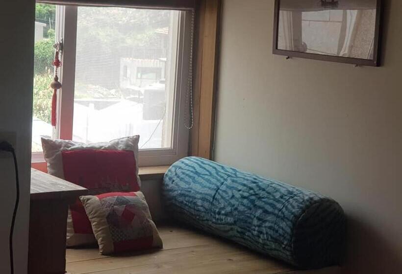 اتاق استاندارد با سرویس بهداشتی مشترک, Eternal Seaside House