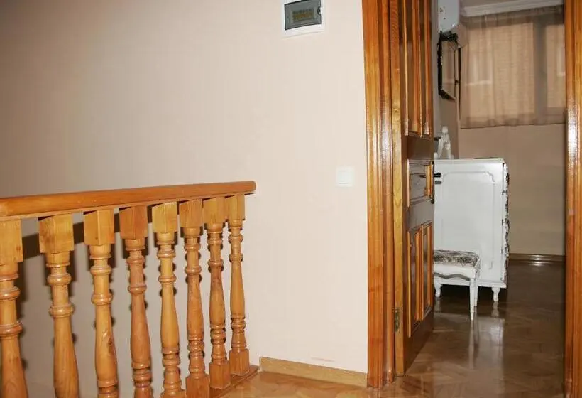 اتاق استاندارد, Two Towers Guest House