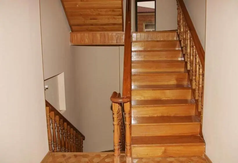 اتاق استاندارد, Two Towers Guest House