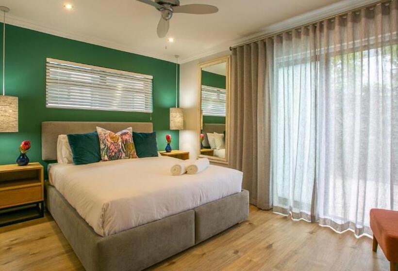 Номер Стандарт, Hout & About Guest House