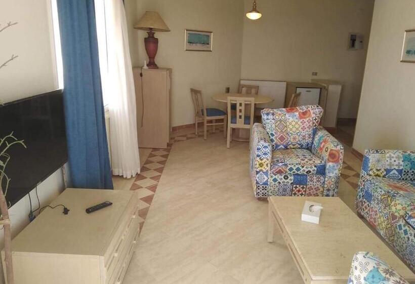 سوئیت 2 خوابه, Royal Beach Resort Sudr