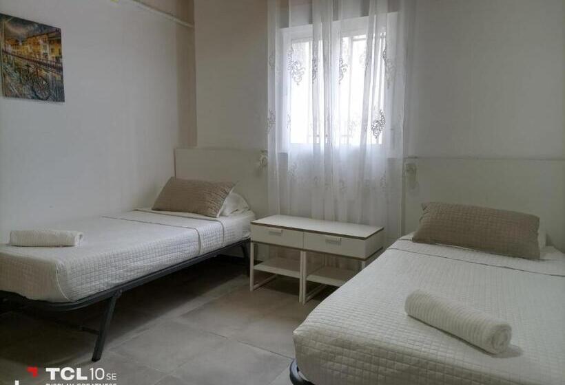 غرفة قياسية لذوى الاحتياجات الخاصة, Ca De L Alfas