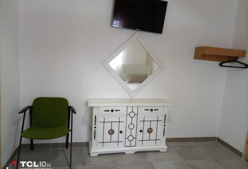 غرفة قياسية لذوى الاحتياجات الخاصة, Ca De L Alfas