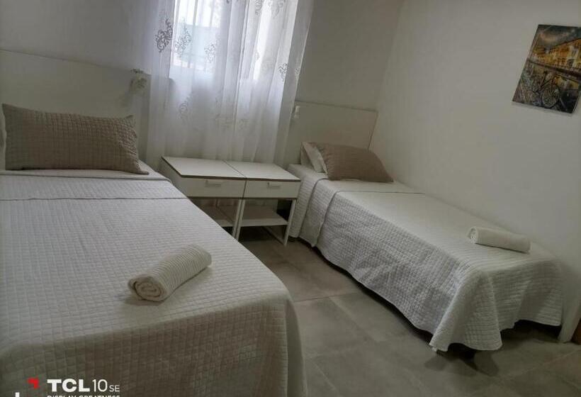 غرفة قياسية لذوى الاحتياجات الخاصة, Ca De L Alfas