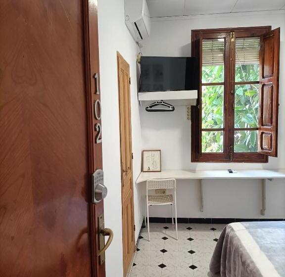 غرفة قياسية, Ca De L Alfas