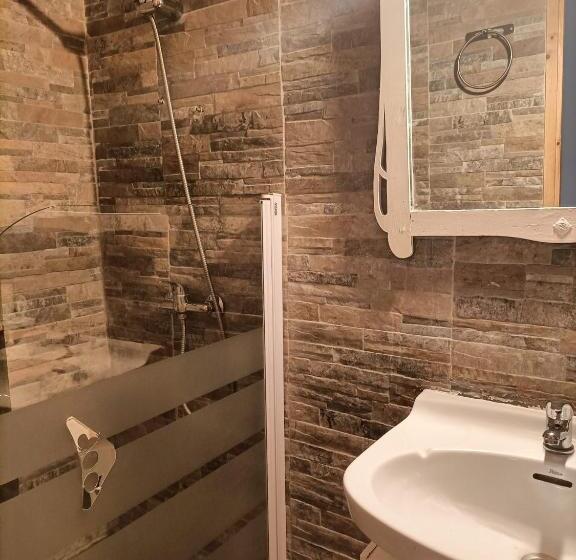 غرفة إقتصادية فردية, Ca De L Alfas