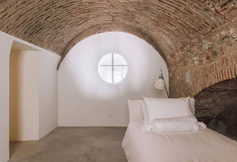 דירת שני חדרים, Travassos 11