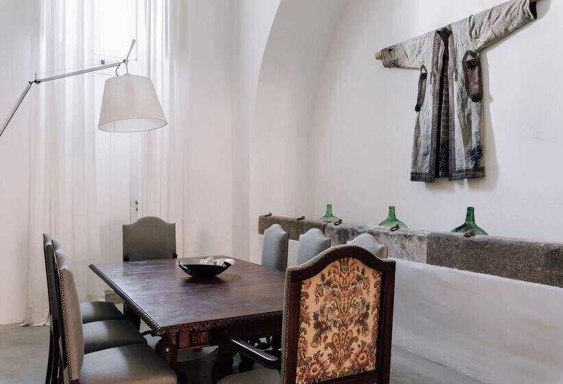 דירת שני חדרים, Travassos 11