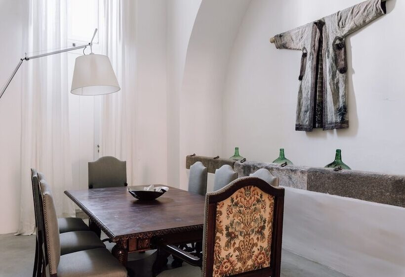 דירת שני חדרים, Travassos 11