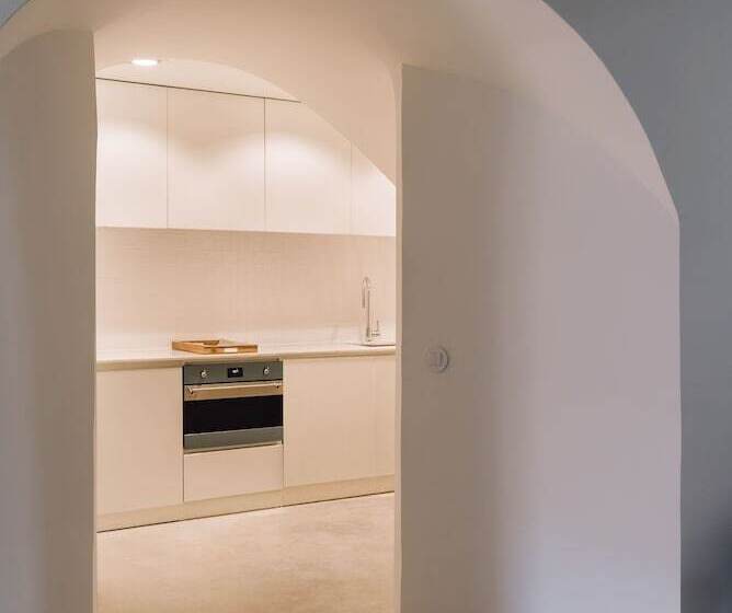 דירת שני חדרים, Travassos 11