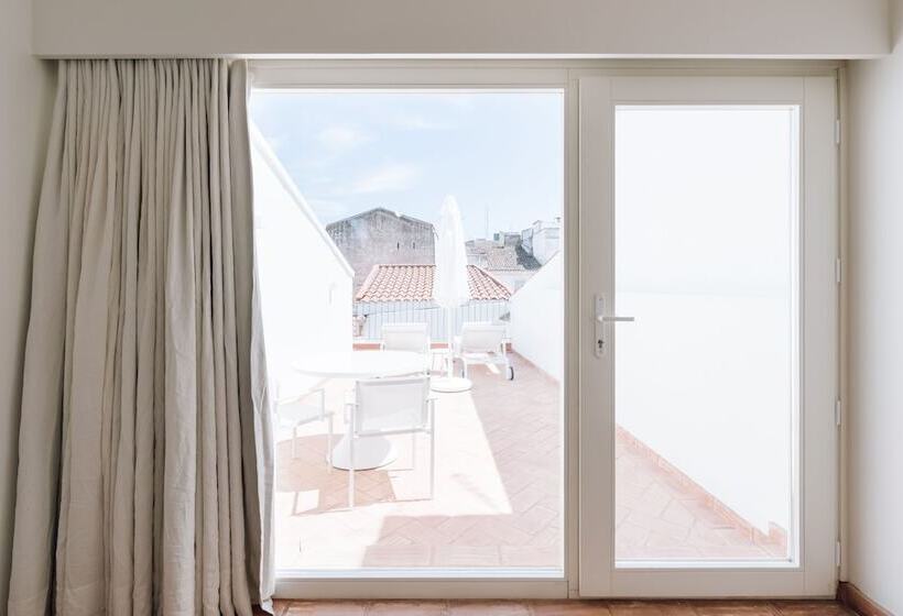 חדר דלוקס, Travassos 11