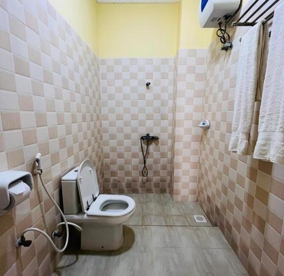 اتاق لوکس با تخت بزرگ, Boshowa Villas