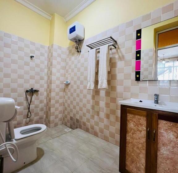 اتاق لوکس با تخت بزرگ, Boshowa Villas