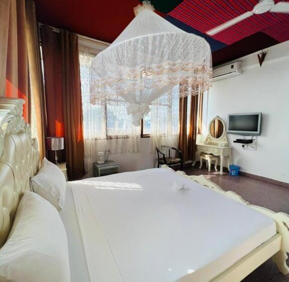 اتاق لوکس با تخت بزرگ, Boshowa Villas