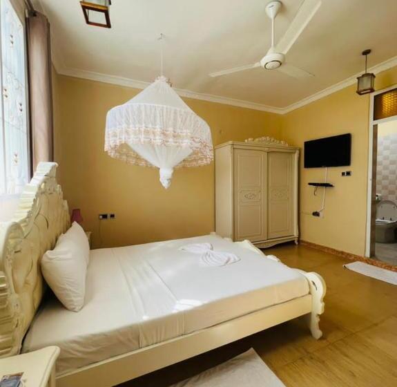 اتاق لوکس با تخت بزرگ, Boshowa Villas