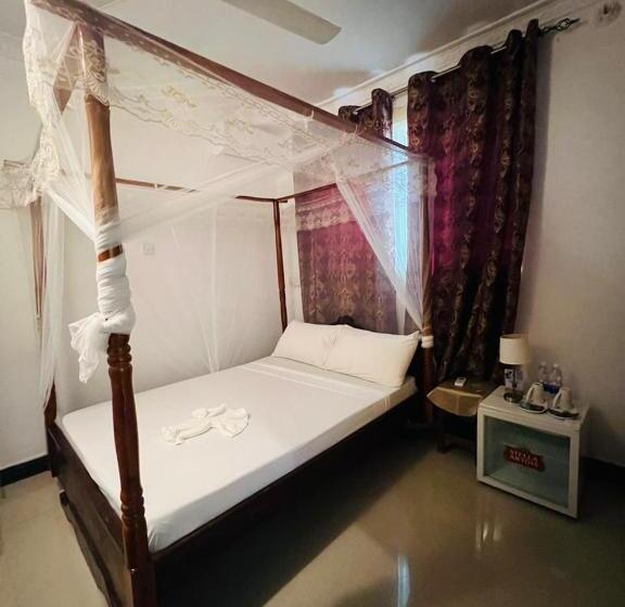 اتاق خانوادگی, Boshowa Villas