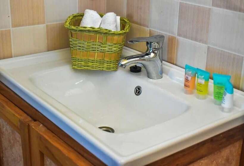 اتاق خانوادگی, Boshowa Villas