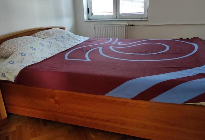 1 Bedroom Penthouse Apartment, Vila Sentić