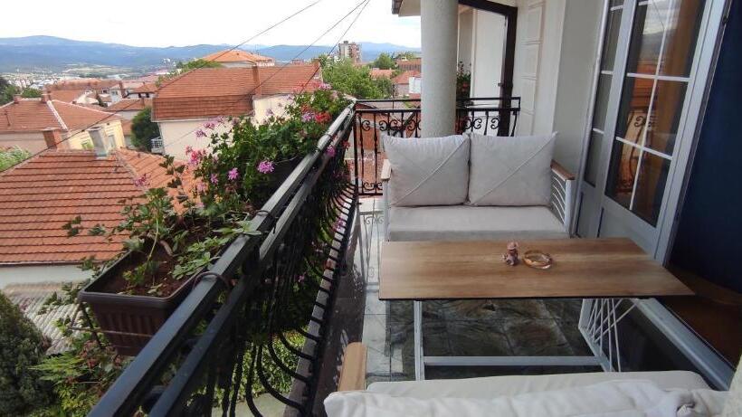 1 Bedroom Penthouse Apartment, Vila Sentić