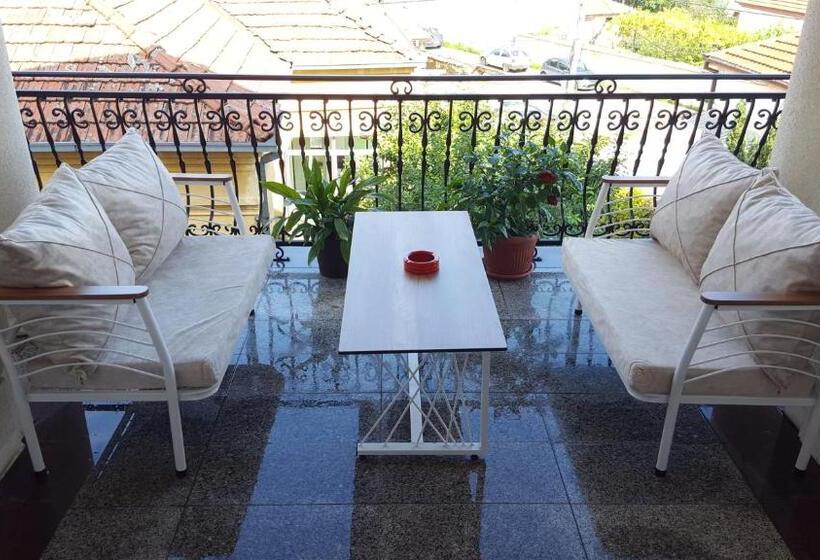 استودیوی استاندارد, Vila Sentić