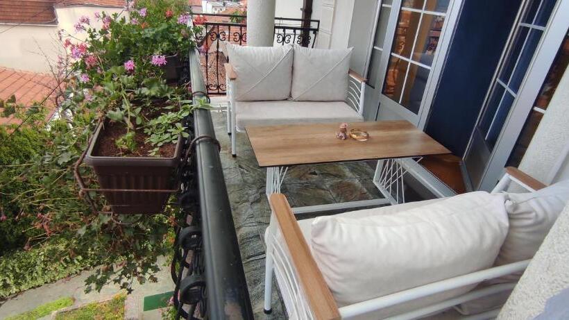 1 Bedroom Penthouse Apartment, Vila Sentić