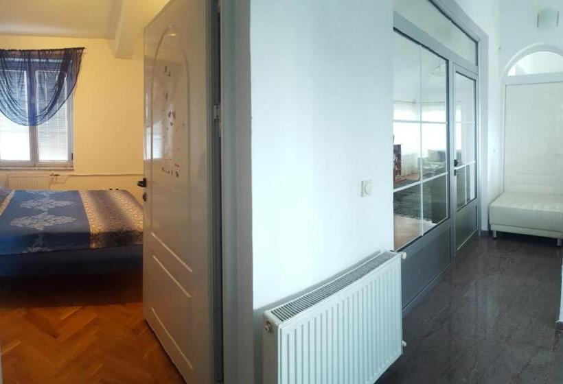 1 Bedroom Penthouse Apartment, Vila Sentić