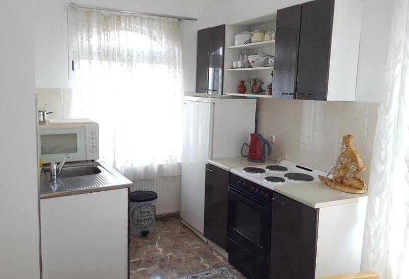 1 Bedroom Penthouse Apartment, Vila Sentić