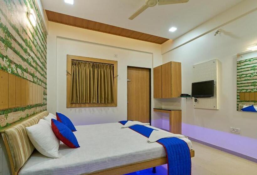 חדר סופריור, Ganeshratna Executive