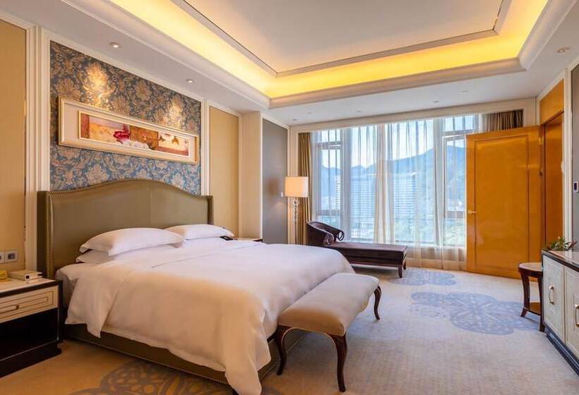 豪华套房, Oriental Ventura