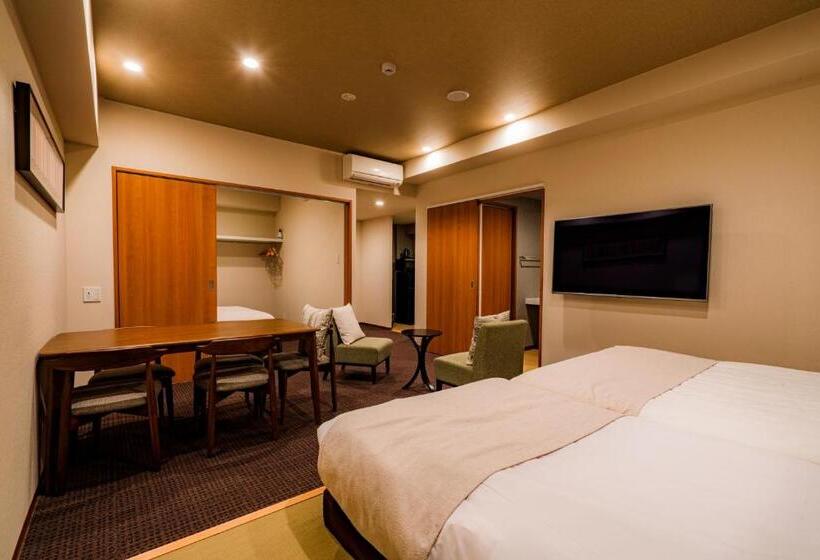 חדר אקזקיוטיב לשלושה, Randor Residential Hotel Kyoto Suites