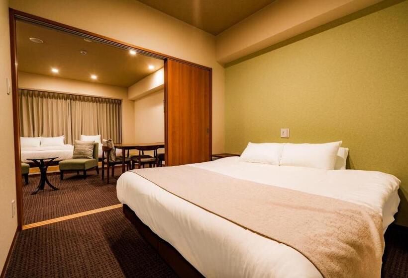 חדר אקזקיוטיב לשלושה, Randor Residential Hotel Kyoto Suites