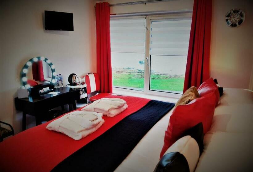 Номер Стандарт Вид на Море, Cadillac Kustomz Hotel   Breakfast Included