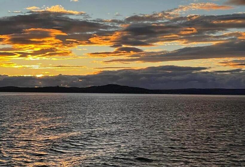 Номер Стандарт Вид на Море, Cadillac Kustomz Hotel   Breakfast Included