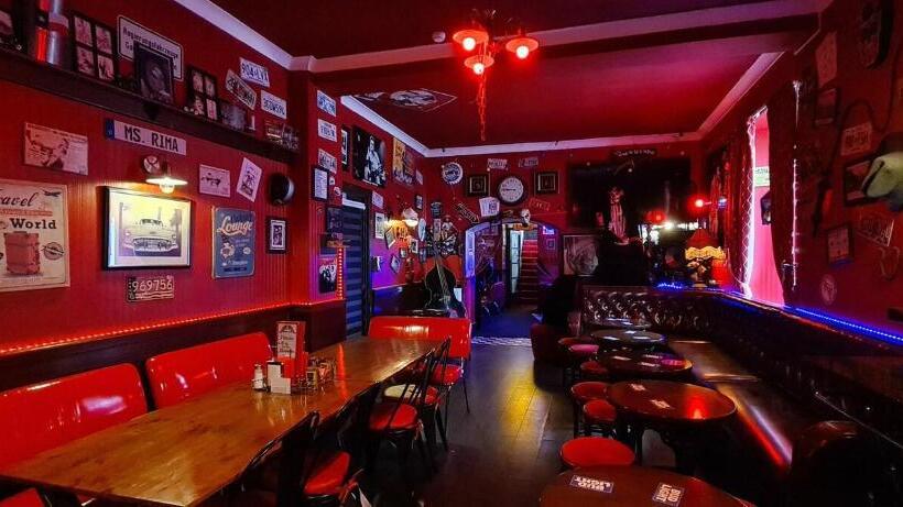 Стандартный Номер Кровать Кинг, Cadillac Kustomz Hotel   Breakfast Included