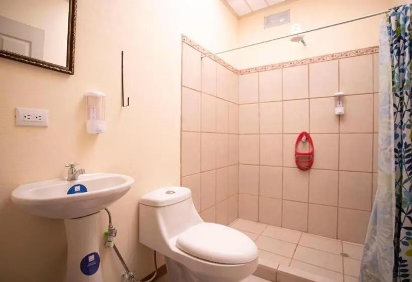 اتاق لوکس, Flor De Katty Hostel Airport